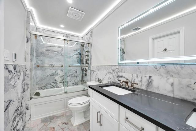 5 Kittiwake Lane, Babylon, NY 11702