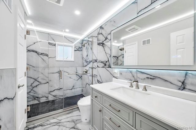 5 Kittiwake Lane, Babylon, NY 11702