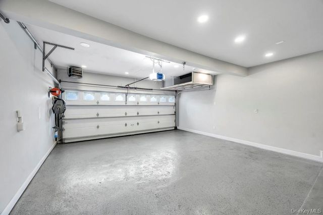 5 Kittiwake Lane, Babylon, NY 11702