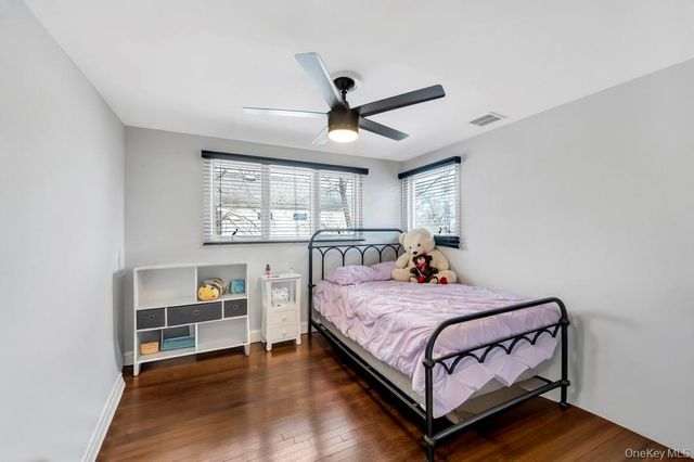 5 Kittiwake Lane, Babylon, NY 11702