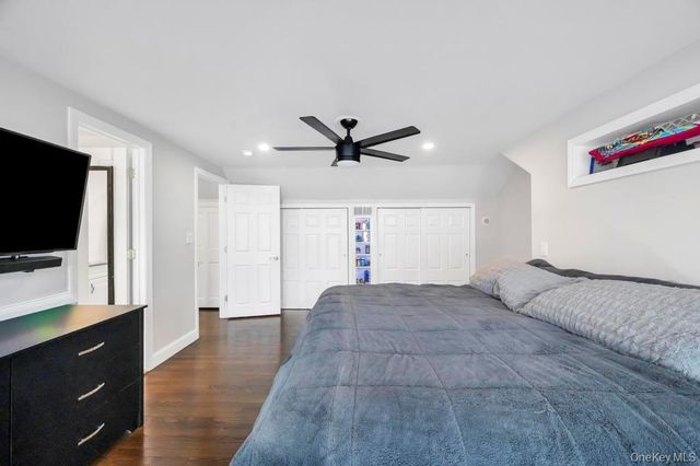 5 Kittiwake Lane, Babylon, NY 11702