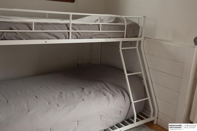 1002 S 38th Avenue, Omaha, NE 68105