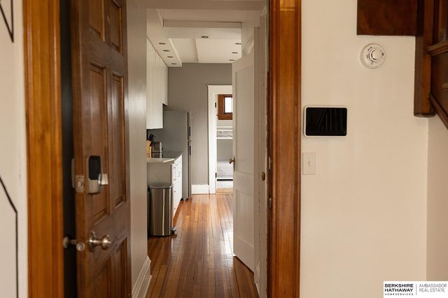 1002 S 38th Avenue, Omaha, NE 68105