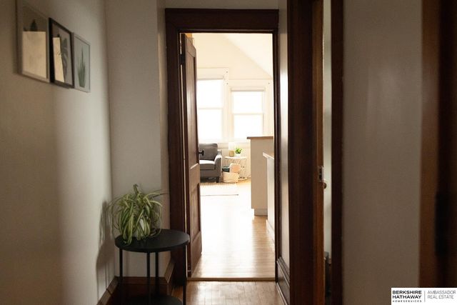 1002 S 38th Avenue, Omaha, NE 68105