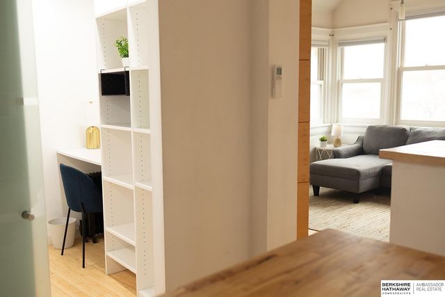 1002 S 38th Avenue, Omaha, NE 68105