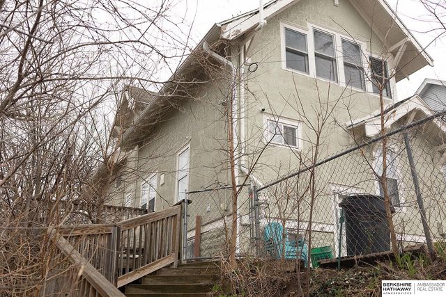 1002 S 38th Avenue, Omaha, NE 68105