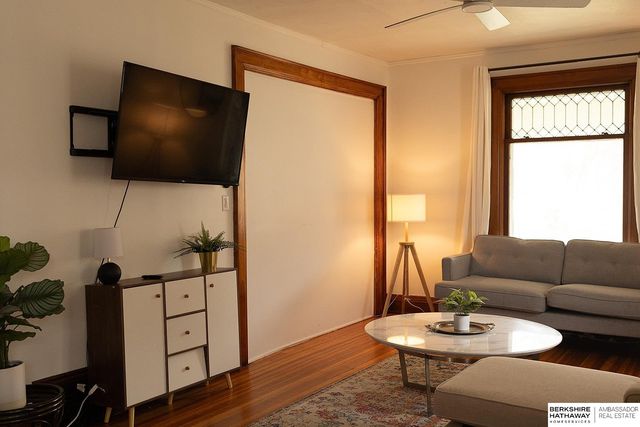 1002 S 38th Avenue, Omaha, NE 68105