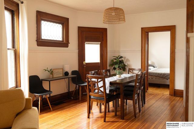 1002 S 38th Avenue, Omaha, NE 68105