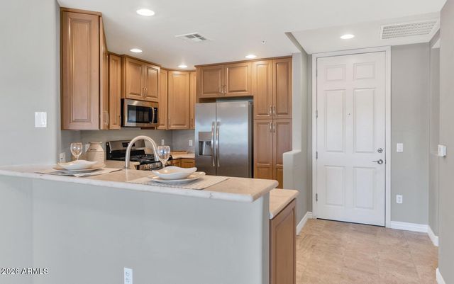 5450 E DEER VALLEY Drive 4216, Phoenix, AZ 85054