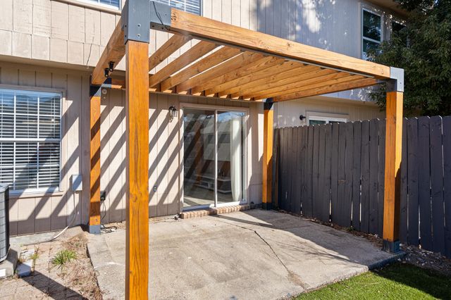 1838 Whispering Oaks Ln Lane, Fort Walton Beach, FL 32547