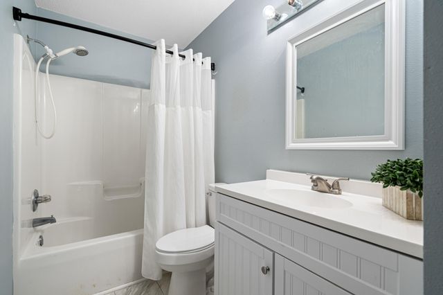 1838 Whispering Oaks Ln Lane, Fort Walton Beach, FL 32547