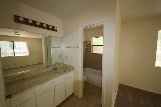 12708 Lamppost LN, Austin, TX 78727