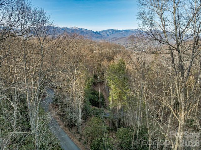 119 Wildflower Cove Drive, Swannanoa, NC 28778