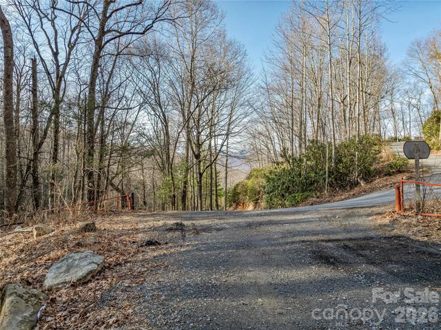 119 Wildflower Cove Drive, Swannanoa, NC 28778
