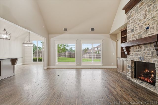 2703 E 136th Street S, Bixby, OK 74008