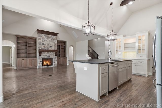 2703 E 136th Street S, Bixby, OK 74008