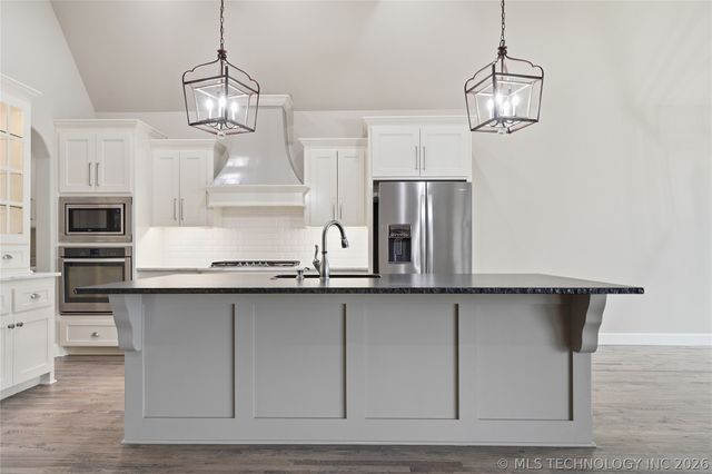 2703 E 136th Street S, Bixby, OK 74008