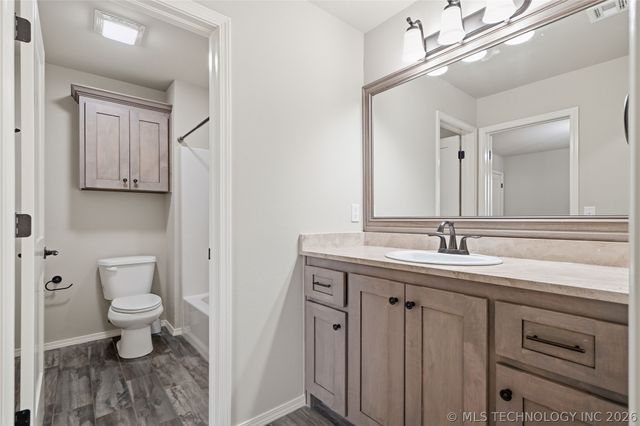 2703 E 136th Street S, Bixby, OK 74008