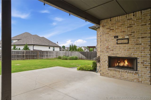 2703 E 136th Street S, Bixby, OK 74008