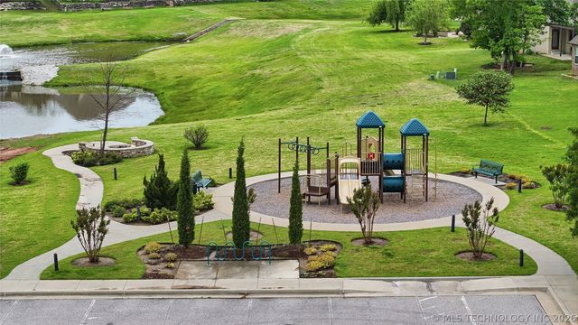 2703 E 136th Street S, Bixby, OK 74008