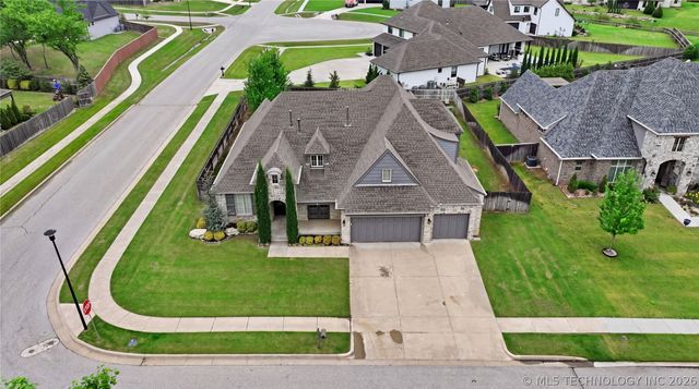 2703 E 136th Street S, Bixby, OK 74008