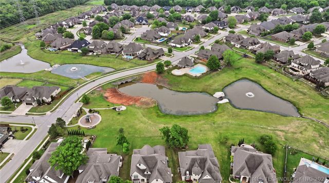 2703 E 136th Street S, Bixby, OK 74008