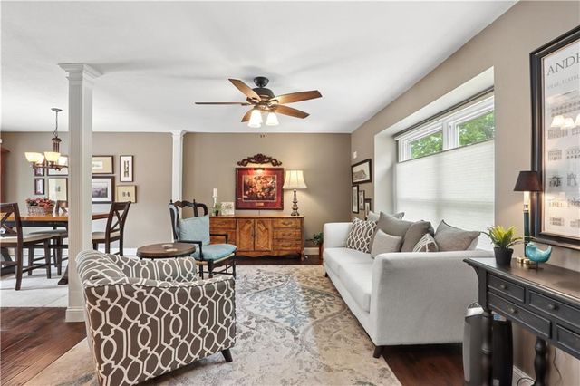 6911 E 128th Street, Grandview, MO 64030