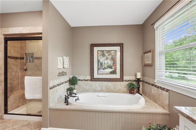 6911 E 128th Street, Grandview, MO 64030
