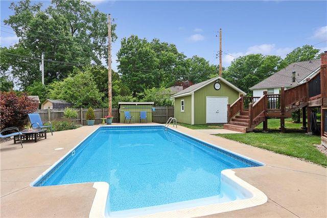 6911 E 128th Street, Grandview, MO 64030