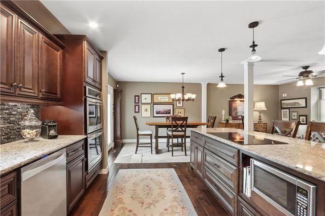 6911 E 128th Street, Grandview, MO 64030