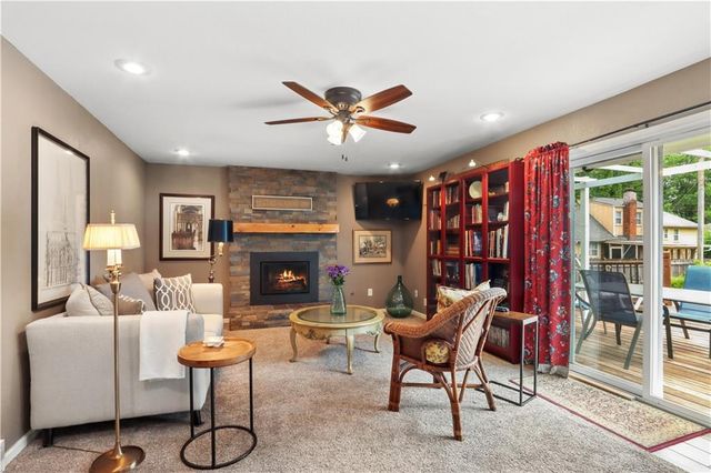 6911 E 128th Street, Grandview, MO 64030
