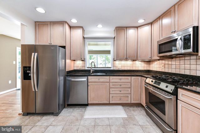 8318 WOODACRE ST, Alexandria, VA 22308