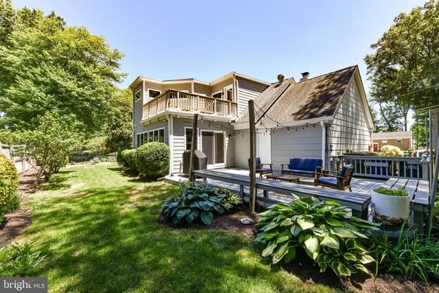 8318 WOODACRE ST, Alexandria, VA 22308