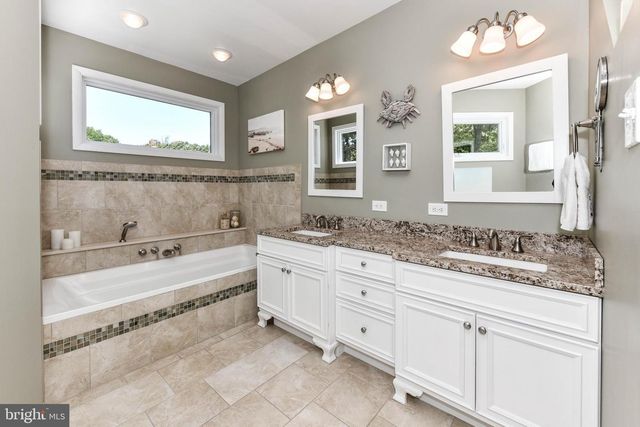8318 WOODACRE ST, Alexandria, VA 22308