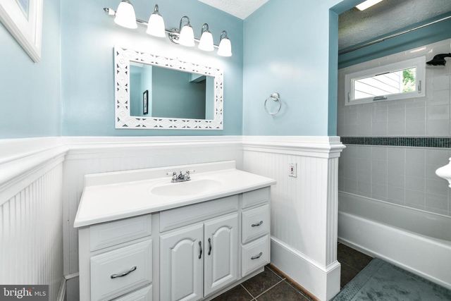 8318 WOODACRE ST, Alexandria, VA 22308