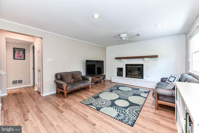8318 WOODACRE ST, Alexandria, VA 22308