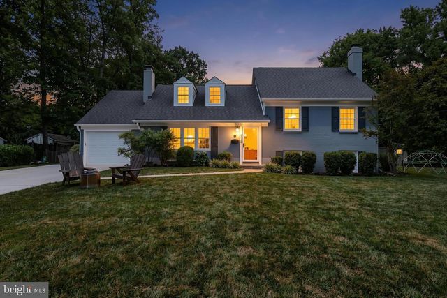 8318 WOODACRE ST, Alexandria, VA 22308