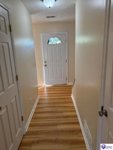 364 Valley View Drive, Vine Grove, KY 40175