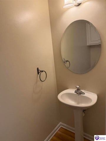 364 Valley View Drive, Vine Grove, KY 40175