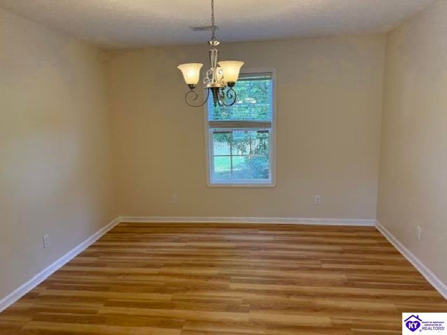 364 Valley View Drive, Vine Grove, KY 40175