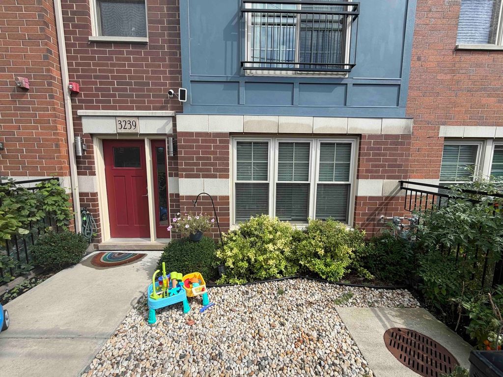 3239 S Stewart Avenue, Chicago, IL 60616 — photo 2