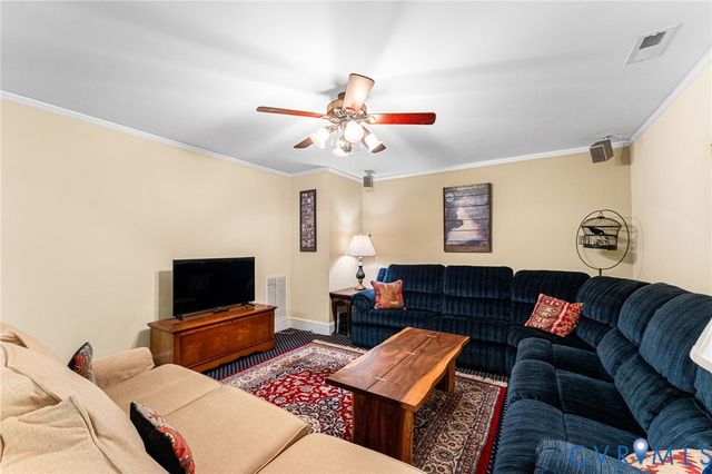 530 Elm Creek Dr, Manakin Sabot, VA 23103