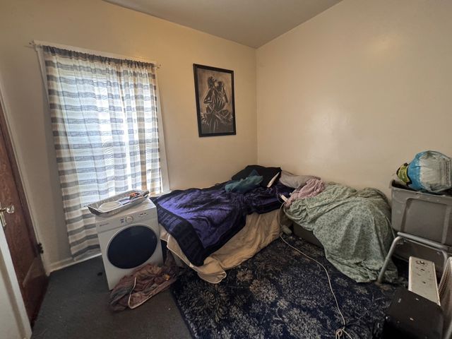 1041 N Central Park Avenue, Chicago, IL 60651
