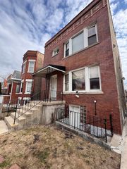 1041 N Central Park Avenue, Chicago, IL 60651