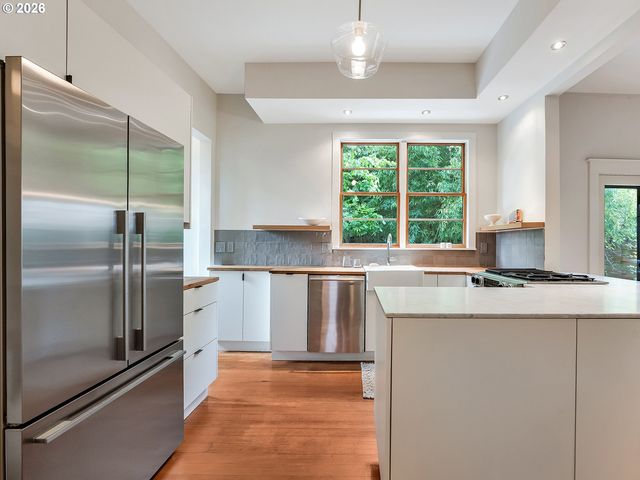 4214 N MONTANA Ave, Portland, OR 97217