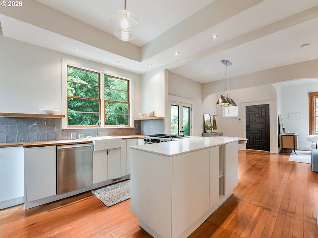 4214 N MONTANA Ave, Portland, OR 97217