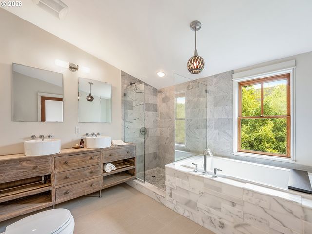 4214 N MONTANA Ave, Portland, OR 97217