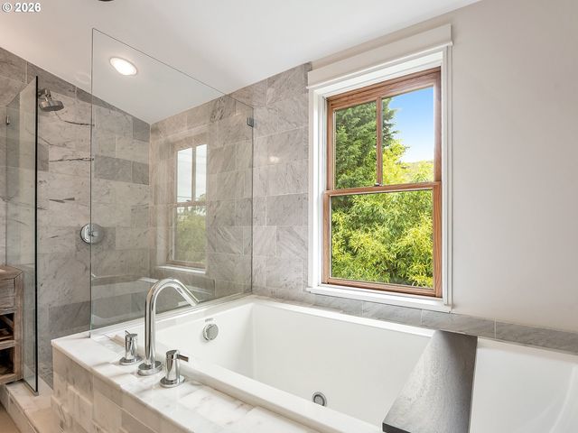 4214 N MONTANA Ave, Portland, OR 97217