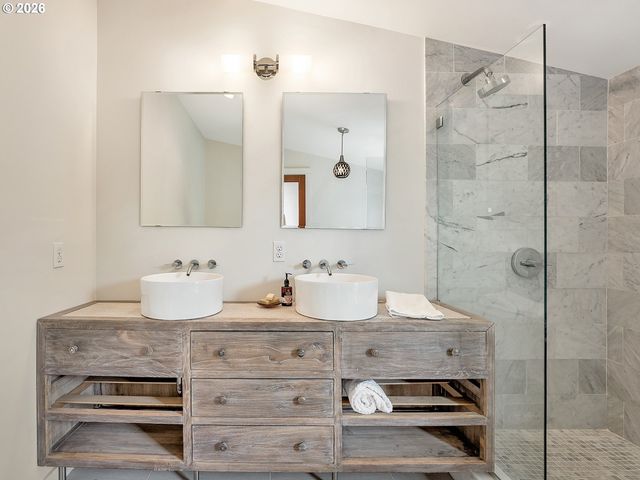 4214 N MONTANA Ave, Portland, OR 97217