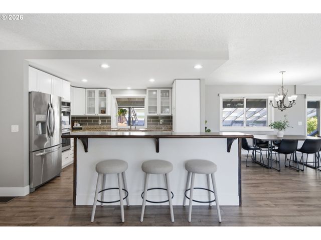 22160 Se MARK Rd, Damascus, OR 97089
